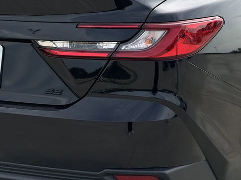 Used 2025 Toyota Camry SE FWD image 11