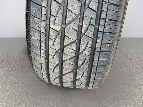 Used 2024 Jeep Grand Cherokee Laredo AWD/4WD image 37
