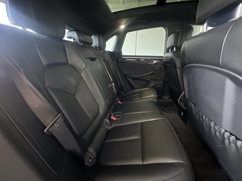 Used 2023 Porsche Macan Turbo image 29