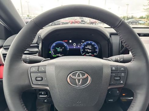 Used 2025 Toyota Camry Hybrid FWD image 20