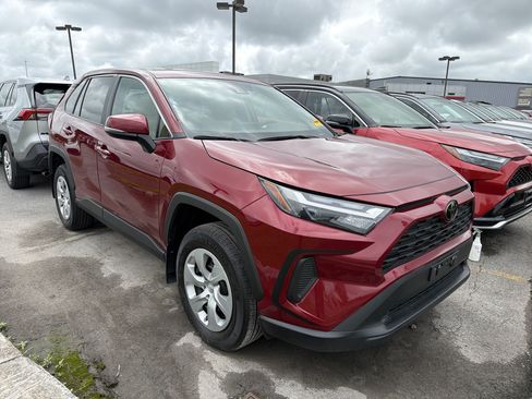 Used 2023 Toyota RAV4 LE AWD/4WD image 2