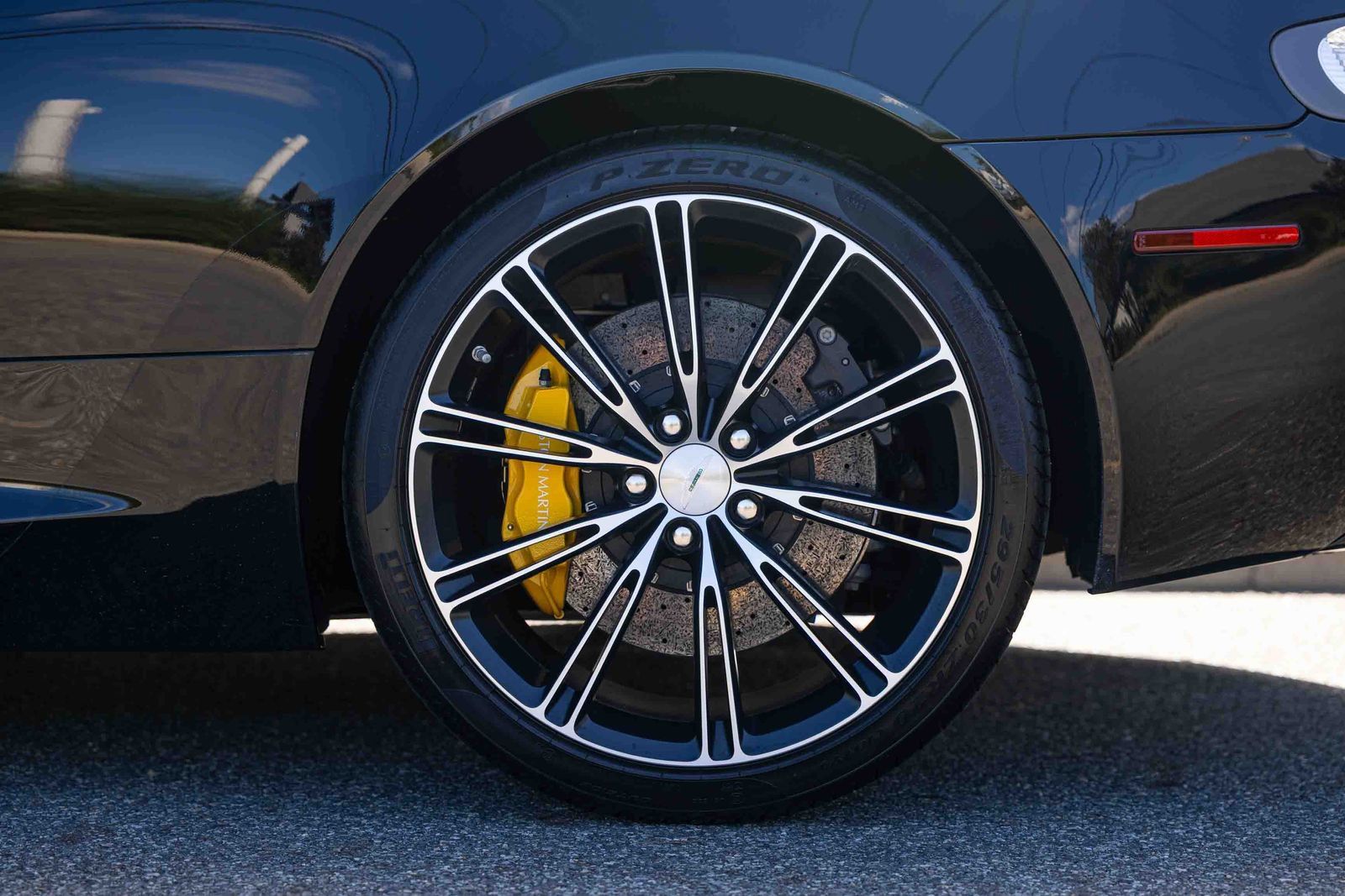 Used 2013 Aston Martin DB9 Volante RWD image 44