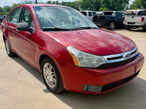 Used 2010 Ford Focus SE FWD image 5