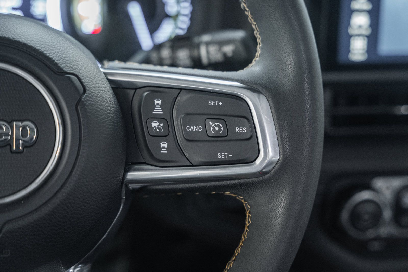Used 2024 Jeep Wrangler Unlimited Sahara AWD/4WD image 39