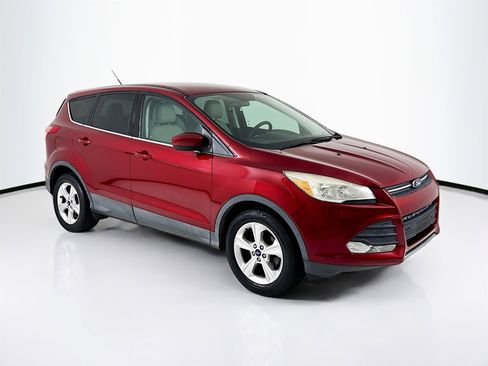 Used 2016 Ford Escape SE image 1