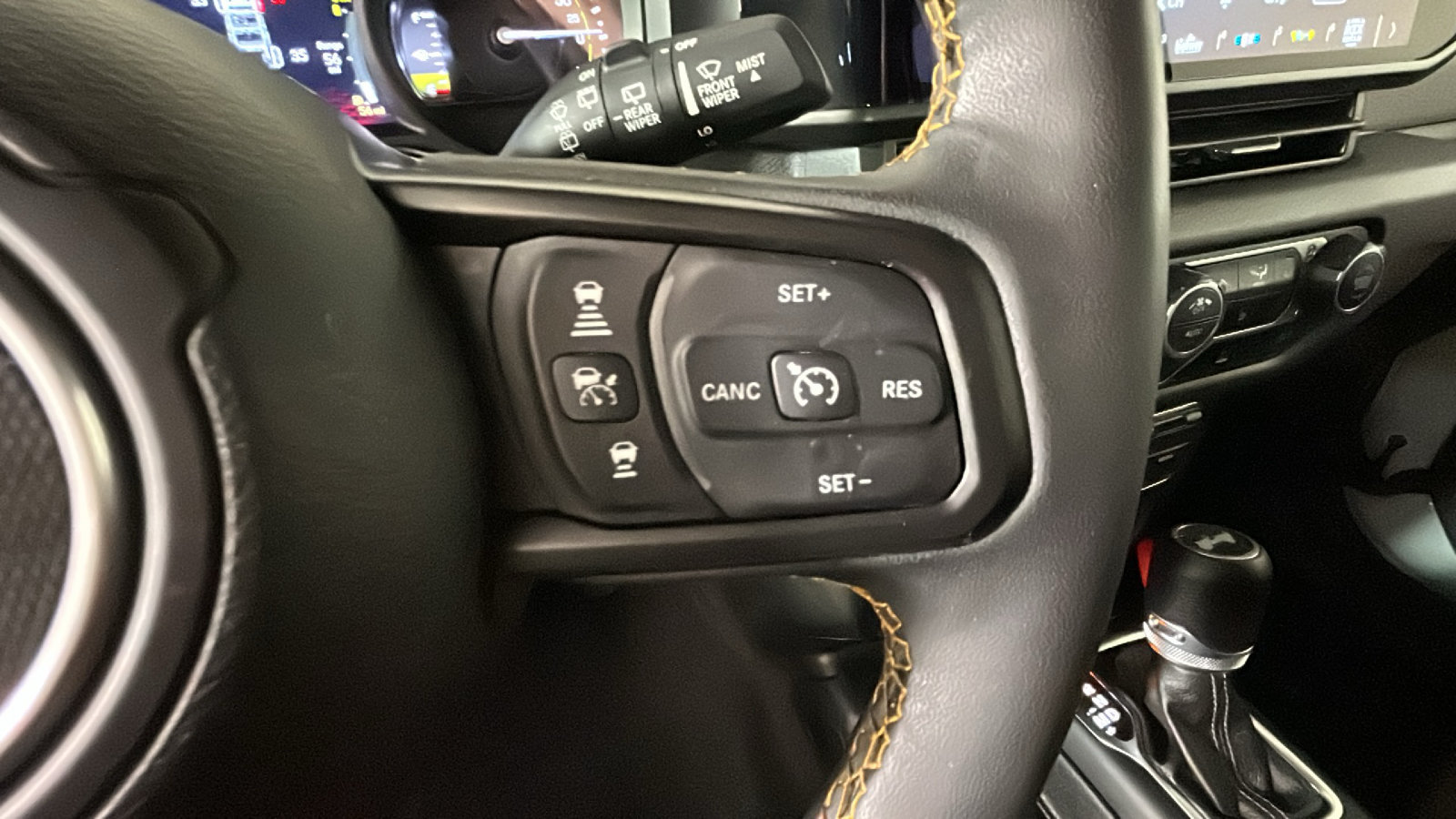 Used 2024 Jeep Wrangler Unlimited w/ Convenience Group AWD/4WD image 19