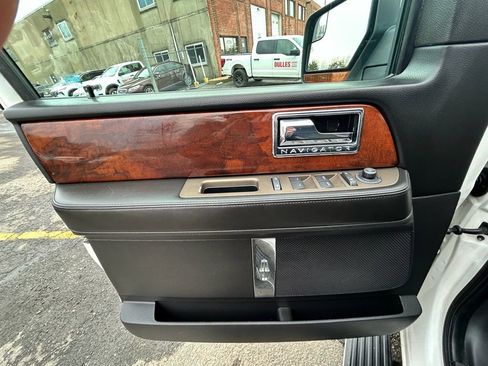 Used 2013 Lincoln Navigator 4WD w/ HD Trailer Tow Pkg image 20