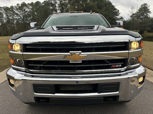 Used 2018 Chevrolet Silverado 2500 LTZ w/ Duramax Plus Package image 2