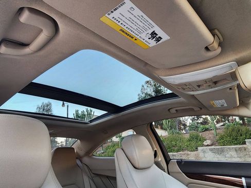 Used 2013 Mercedes-Benz C 250 Coupe image 40