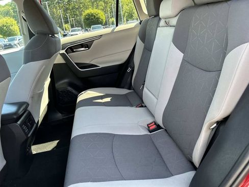 Used 2021 Toyota RAV4 XLE FWD image 13
