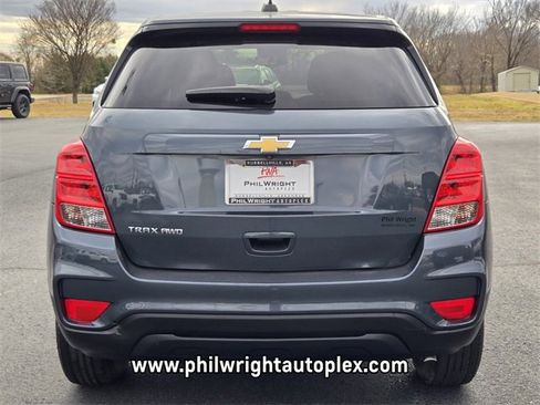 Used 2022 Chevrolet Trax LS w/ Tint and Cruise Package image 4