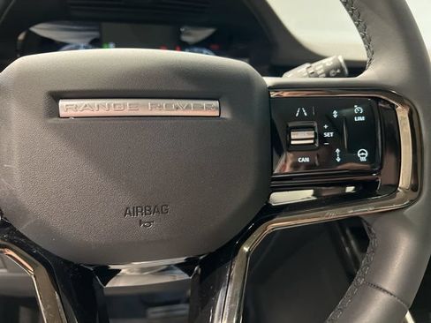 Used 2025 Land Rover Range Rover Evoque S AWD/4WD image 31