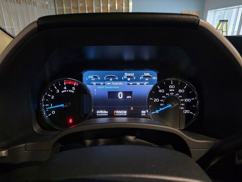 Used 2022 Ford F250 Lariat w/ Lariat Ultimate Package image 8