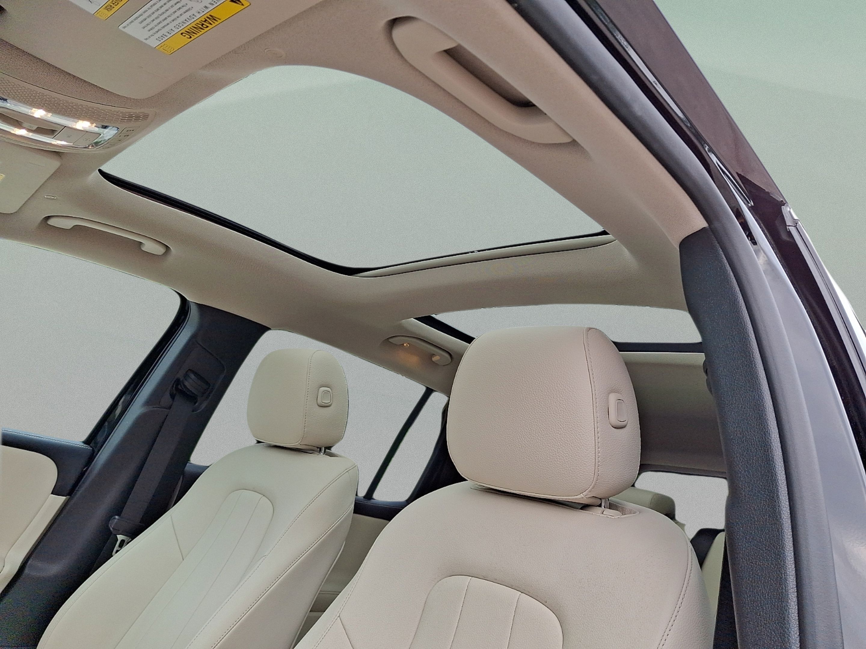 Used 2023 Mercedes-Benz GLB 250 4MATIC image 13