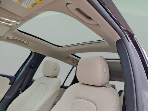 Used 2023 Mercedes-Benz GLB 250 4MATIC image 13