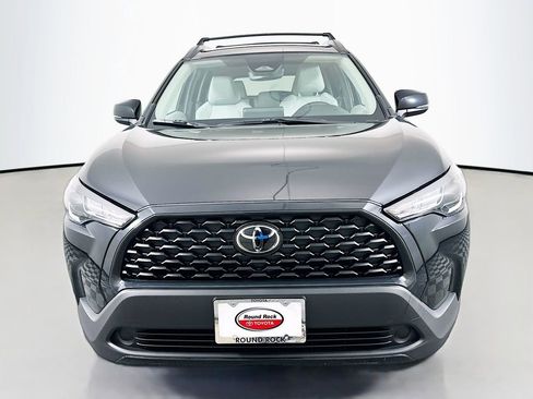 Certified 2025 Toyota Corolla Cross LE FWD image 2