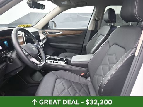 Used 2025 Volkswagen Atlas SE image 22