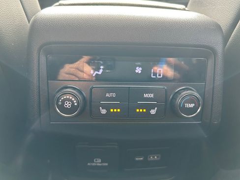 Used 2021 GMC Acadia Denali w/ GMC Pro Grade Package image 37