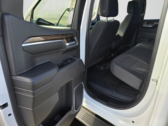 Used 2022 GMC Sierra 1500 SLE w/ X31 Off-Road Package AWD/4WD image 18