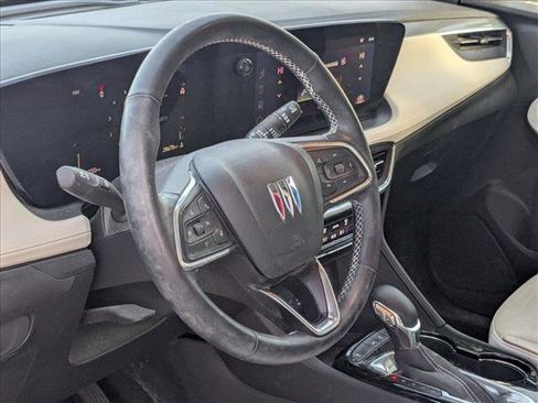 Used 2025 Buick Encore GX Avenir image 9