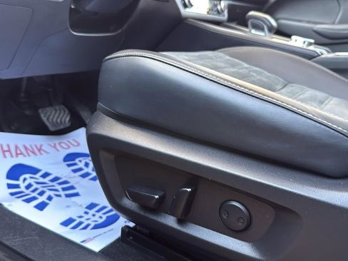 Used 2024 Mitsubishi Outlander SE image 11