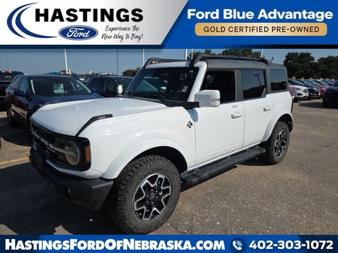 Used 2023 Ford Bronco Outer Banks AWD/4WD image 1