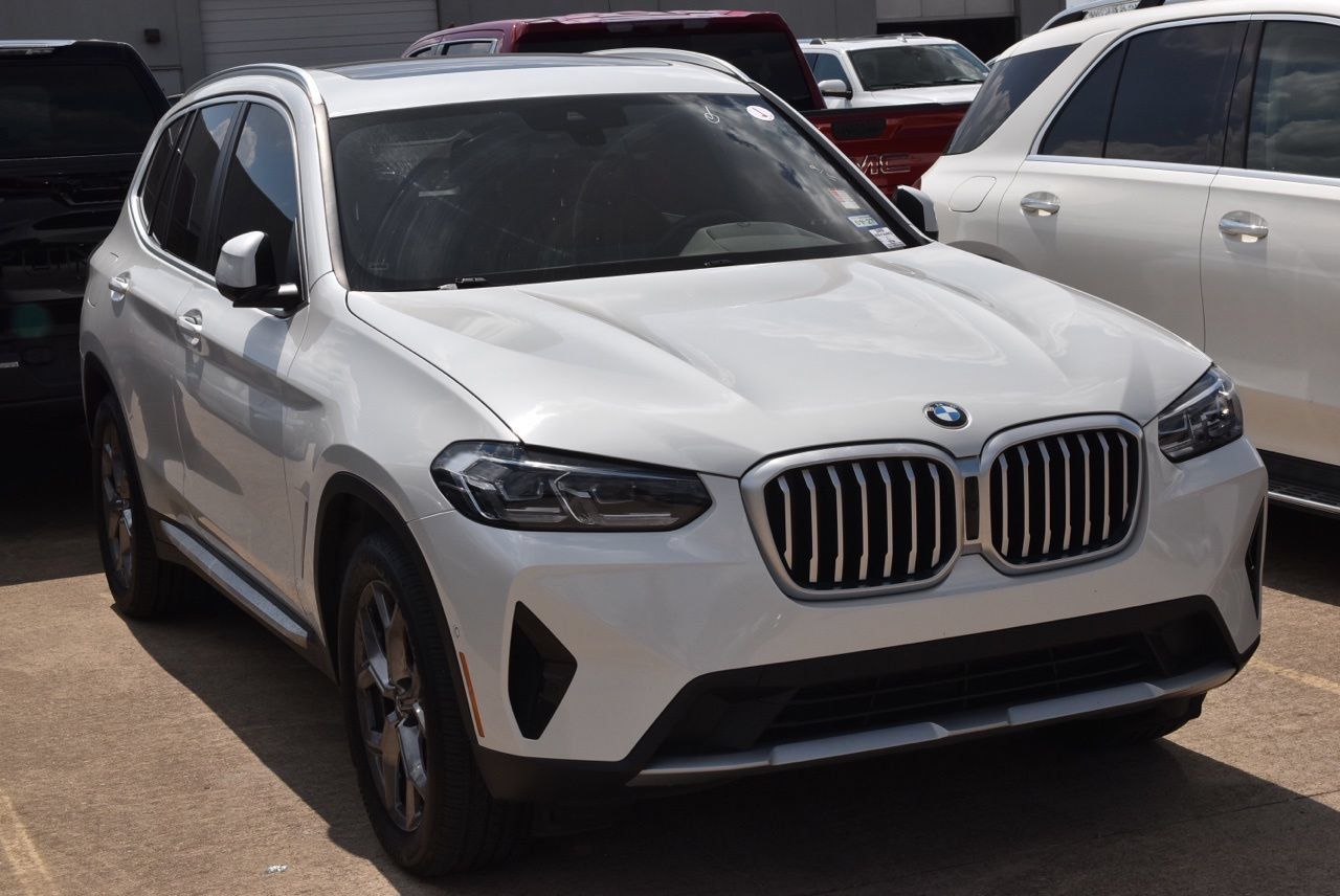 Used 2024 BMW X3 xDrive30i w/ Convenience Package AWD/4WD image 4