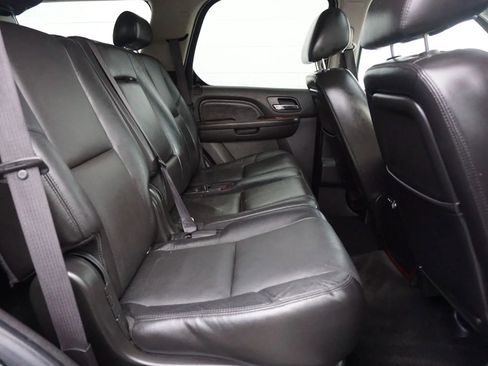 Used 2010 Cadillac Escalade Premium image 20
