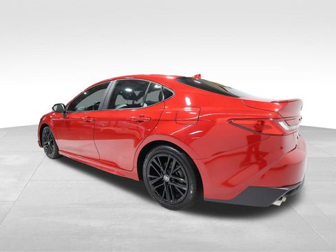 Used 2025 Toyota Camry LE image 2