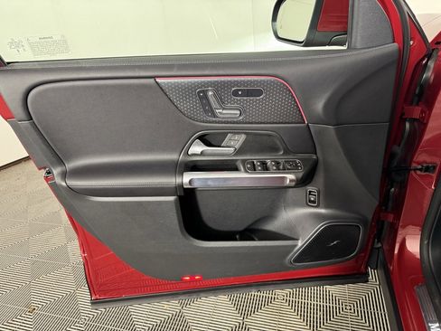 Certified 2025 Mercedes-Benz GLB 250 4MATIC image 24