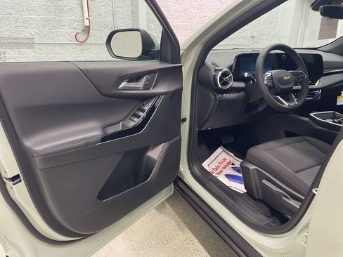 New 2026 Chevrolet Equinox LT w/ Safety and Technology Package image 13