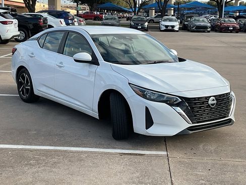 Used 2024 Nissan Sentra SV image 4