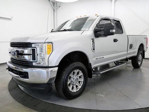 Used 2017 Ford F350 XL w/ STX Appearance Package AWD/4WD image 3