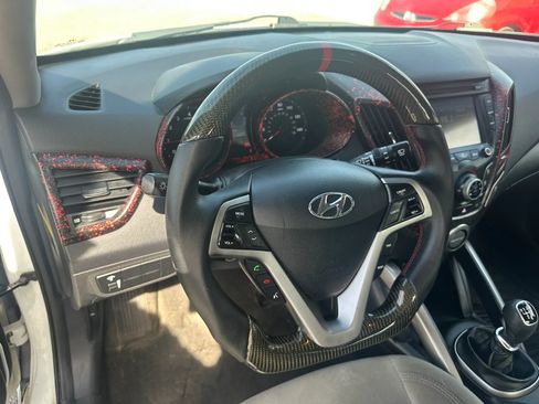 Used 2013 Hyundai Veloster image 19