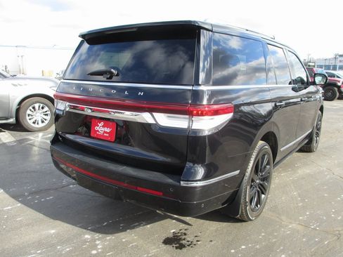 Used 2022 Lincoln Navigator Reserve image 4