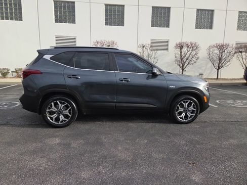 Used 2022 Kia Seltos EX image 9