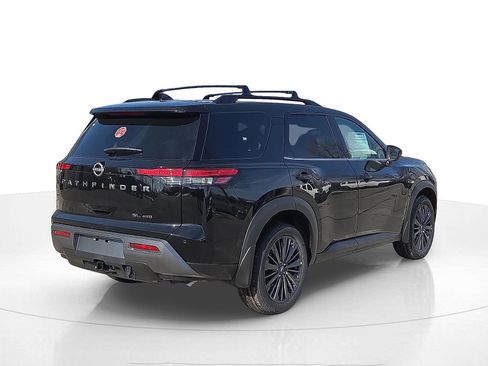 New 2026 Nissan Pathfinder SL image 5