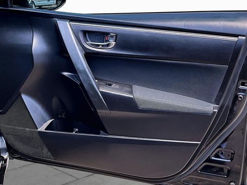 Used 2018 Toyota Corolla LE FWD image 26