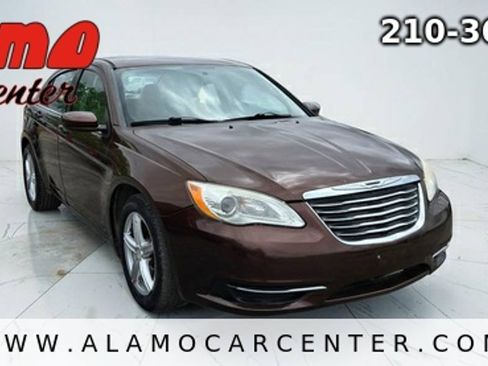 Used 2012 Chrysler 200 LX FWD image 7