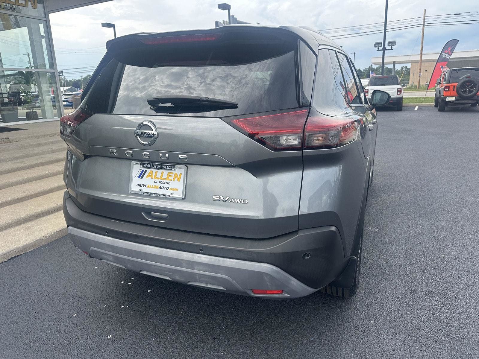 Used 2021 Nissan Rogue SV w/ Premium Package AWD/4WD image 12