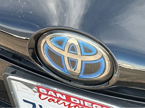 Used 2016 Toyota Prius Three Touring image 33