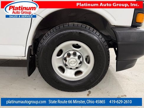 Used 2018 Chevrolet Express 3500 Extended w/ Driver Convenience Package RWD image 55