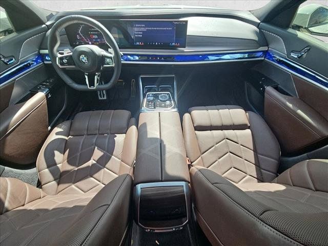 Used 2024 BMW 760i xDrive AWD/4WD image 16
