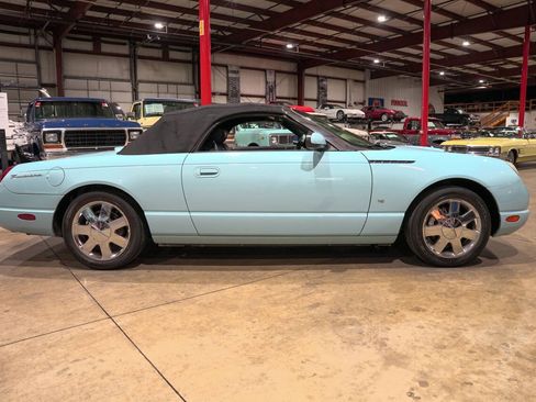 Used 2003 Ford Thunderbird RWD image 25