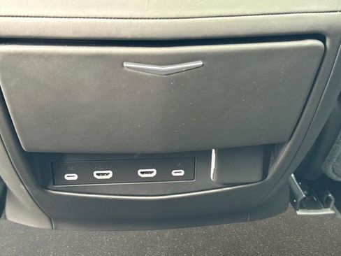 Used 2023 Cadillac Escalade Sport Platinum w/ LPO, ONYX Package image 17