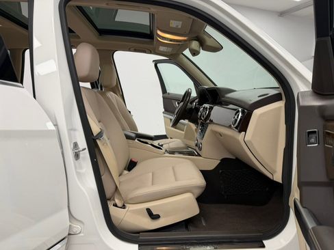 Used 2015 Mercedes-Benz GLK 350 4MATIC 4dr GLK 350 w/ Premium 1 Package image 34