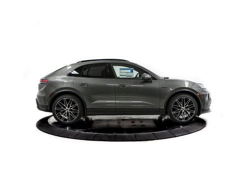 New 2026 Porsche Macan Electric RWD image 8