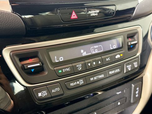 Used 2016 Honda Pilot Touring image 19