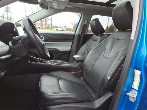 Used 2022 Jeep Compass Latitude w/ Sun and Sound Group image 12