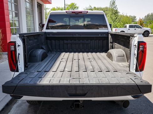 Used 2024 GMC Sierra 3500 Denali w/ Denali Reserve Package AWD/4WD image 5